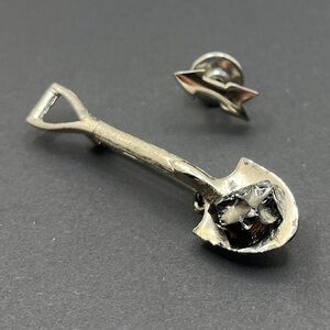 Vintage silver-tone mini spade shovel brooch/pin & arrow pin